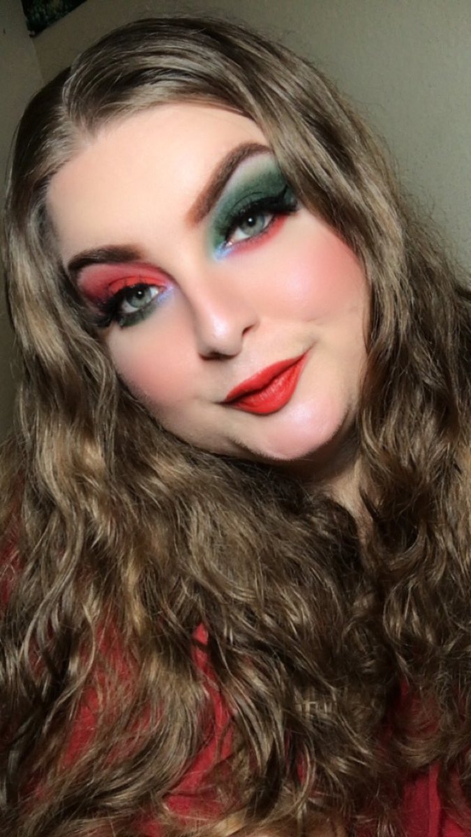 storyofshawna's tweet image. I love y’all 💜 the makeup tutorial is now up on YouTube &amp;amp; TikTok :)) 

TikTok- tiktok.com/t/ZP8U3pJdV/

YouTube- m.youtube.com/watch?v=Vl3WIm…

#christmasmakeup #makeuptutorial #makeup #recreated #selftaughtmua