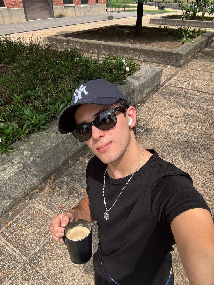 holaa soy jime tengo 21 y soy de peru, vi el programa luego del debut pero los amo con todo mi corazón <3 obvio ot5 y mi fav es ale, mi otra prioridad es el pableonnis y tmb staneo bts, twice y katseye, me gusta interactuarrr🙂‍↔️

#integracionSTBV