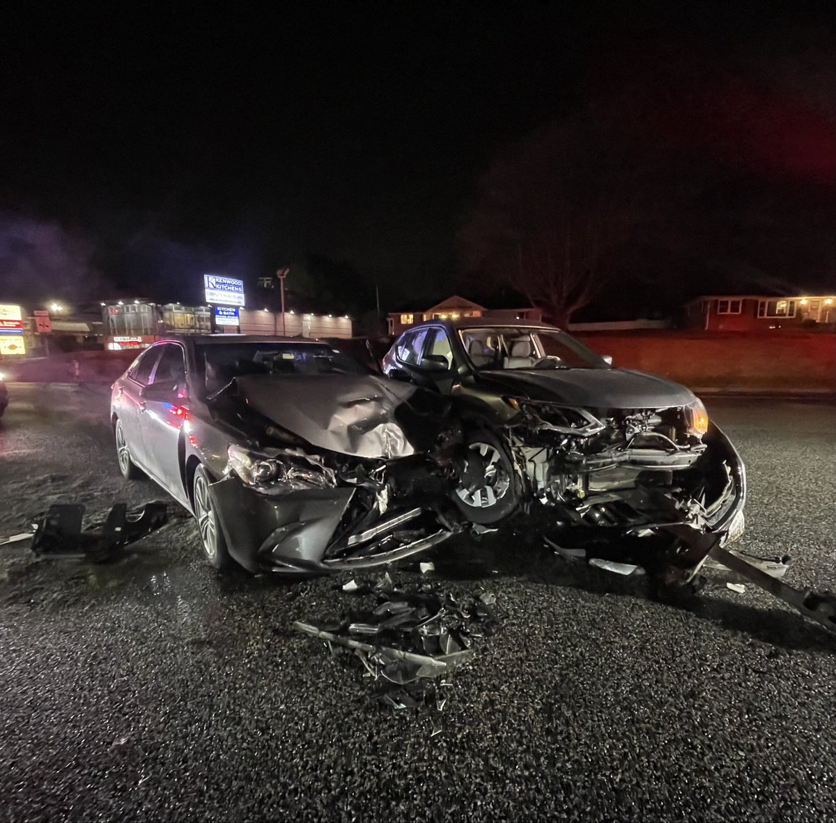 AbingdonFire's tweet image. At approximately 6:10pm Abingdon Fire Company - MD responded to a MVC involving two vehicles on the corner of Emmorton Road and Boxridge Drive. 

#volunteer #mvc #firefighters