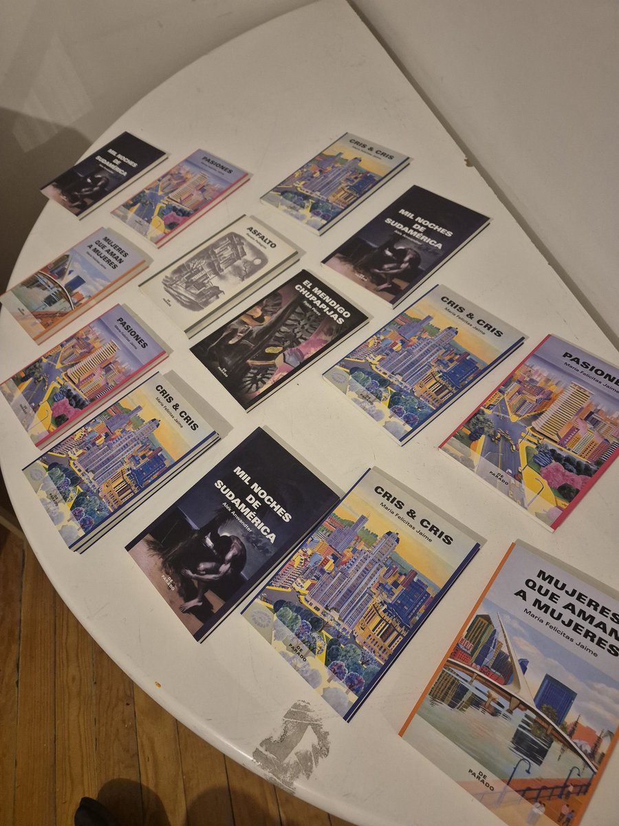 casalamoira's tweet photo. Estamos ya con @framvisconti, editor de @De_Parado, la editorial #LGBT más sexy de Argentina. @eroerny y @comalalaland hablando de edición de literatura gay y queer en LATAM 📖🌈

Gracias @ensazu y @la_indie_pedia por esta colaboración 🫰 https://t.co/TiZU9cYXGO