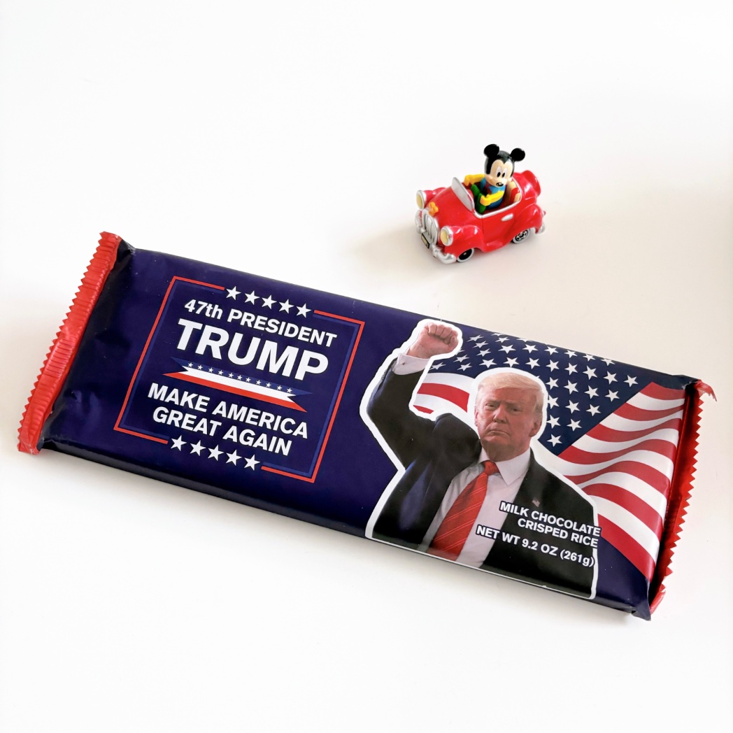 rippleee_effect's tweet photo. こんにちは🌞
スパセお疲れ様でした🫖
親戚から頂いたお土産の
トランプ大統領のチョコレート🍫
力強いです💪
今日も楽しい一日を🌱 https://t.co/FnVKK5zfgD