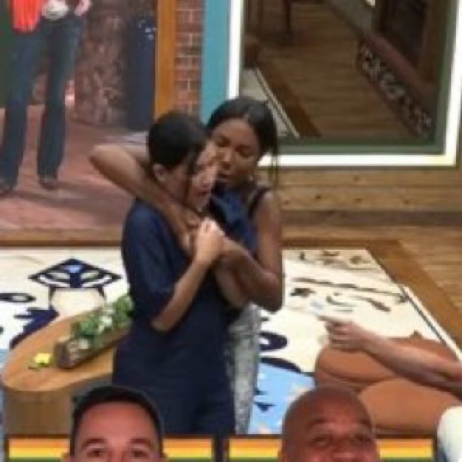 MihSimpson's tweet photo. E ai Carelli ???  #provadofazendeiro #CarolExpulsa .. https://t.co/UvJvx0LNX7