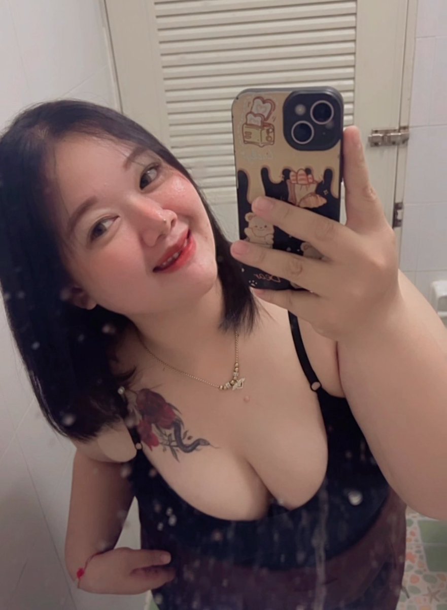 🖤 tweet media