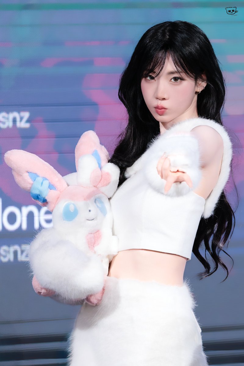 kimnaky7's tweet photo. 251130 팬싸 𝙃𝙌 𝟑 

님피아🧚‍♀️

#나경 #NaKyoung 
#트리플에스 #tripleS https://t.co/1rV86hcEVs