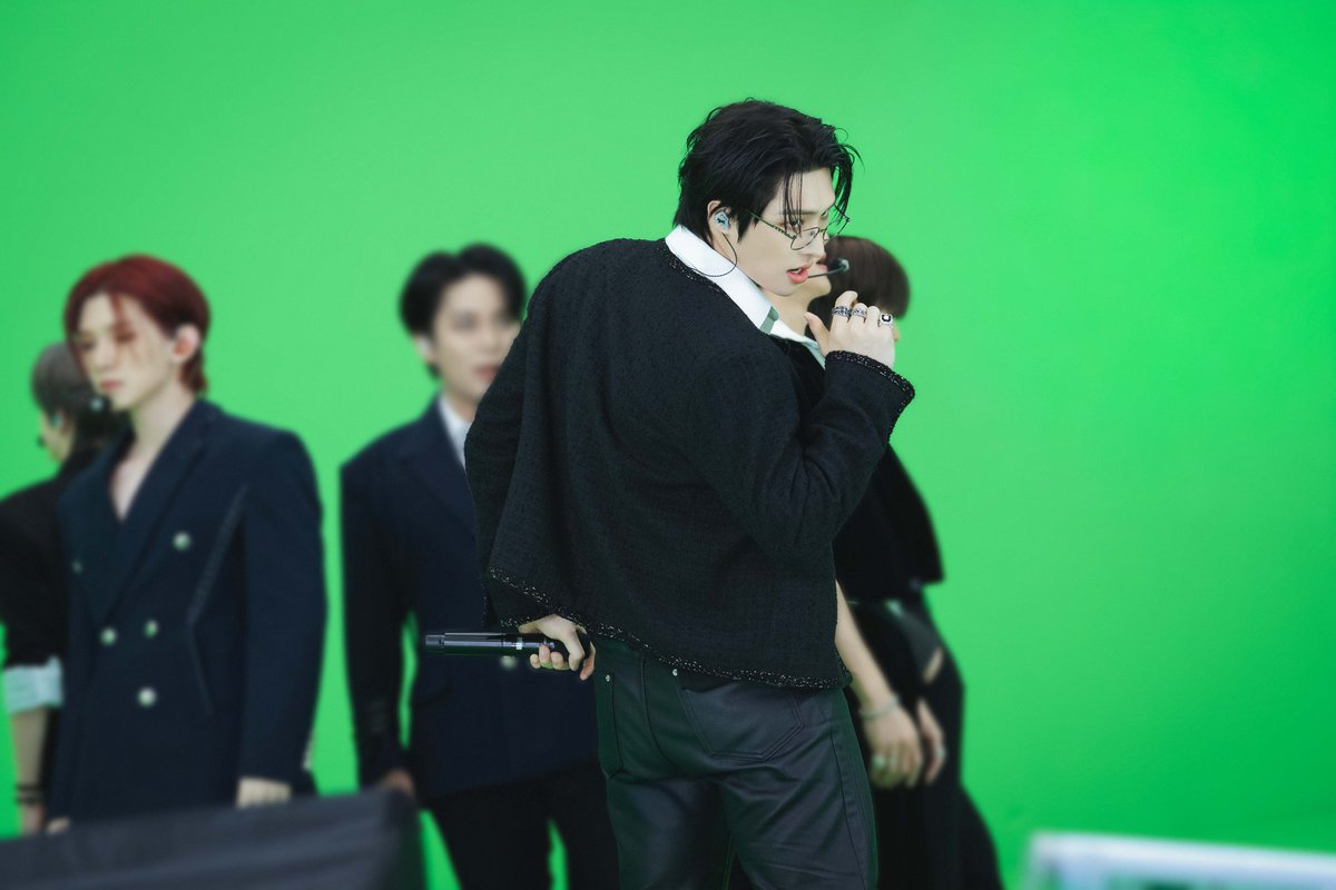 🎬『ATEEZ VR CONCERT : LIGHT THE WAY』 サイン入りポラロイド写真が