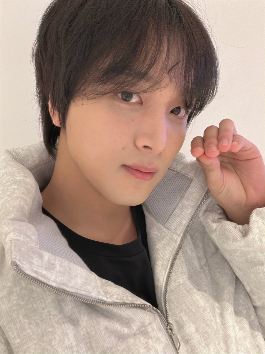 ilovedyh's tweet photo. 곰돌이파는손을들어라 https://t.co/VhXu654R6k