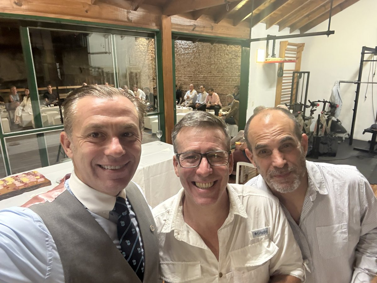 maxipostigo's tweet photo. Fiesta de fin de año Squash Club Argentina !

Mens sana in corpore sano

Viva la amistad ! Lo mejor para 2026 ! https://t.co/Bk2T5g30C8