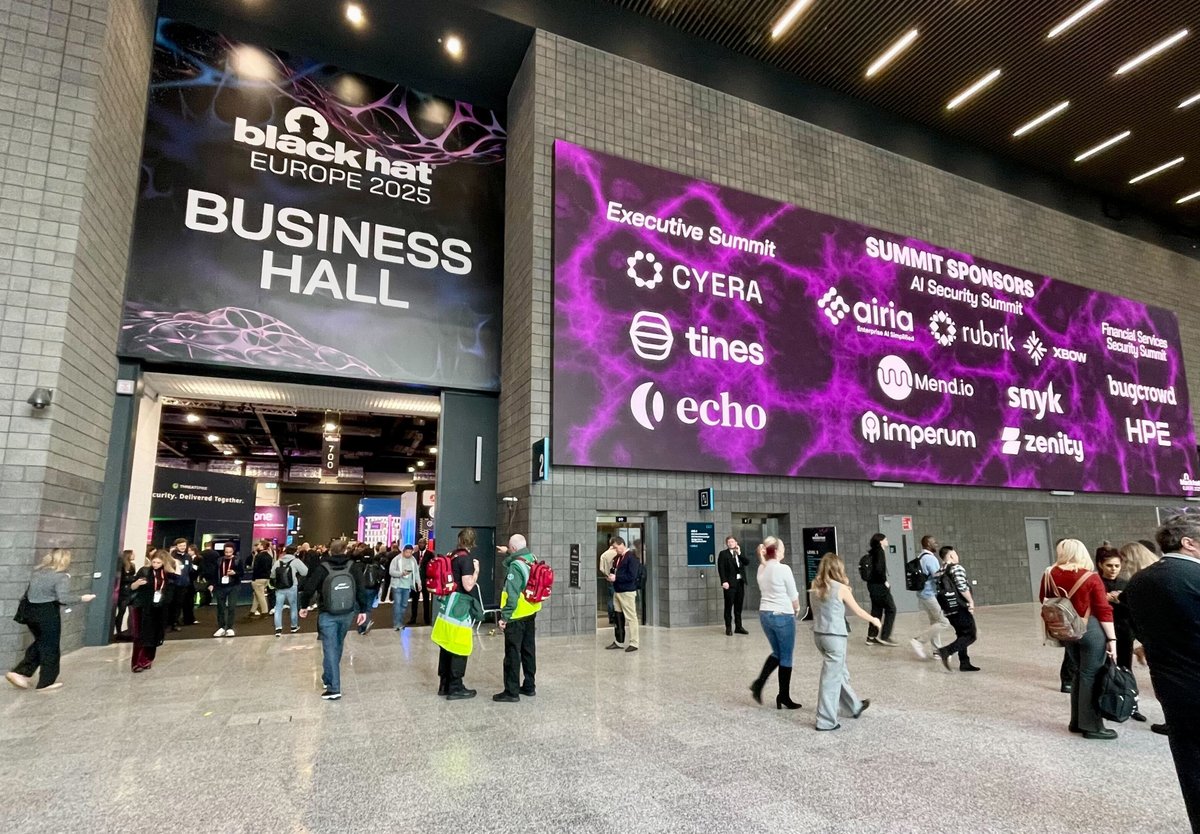 Cyber Helmets tweet media