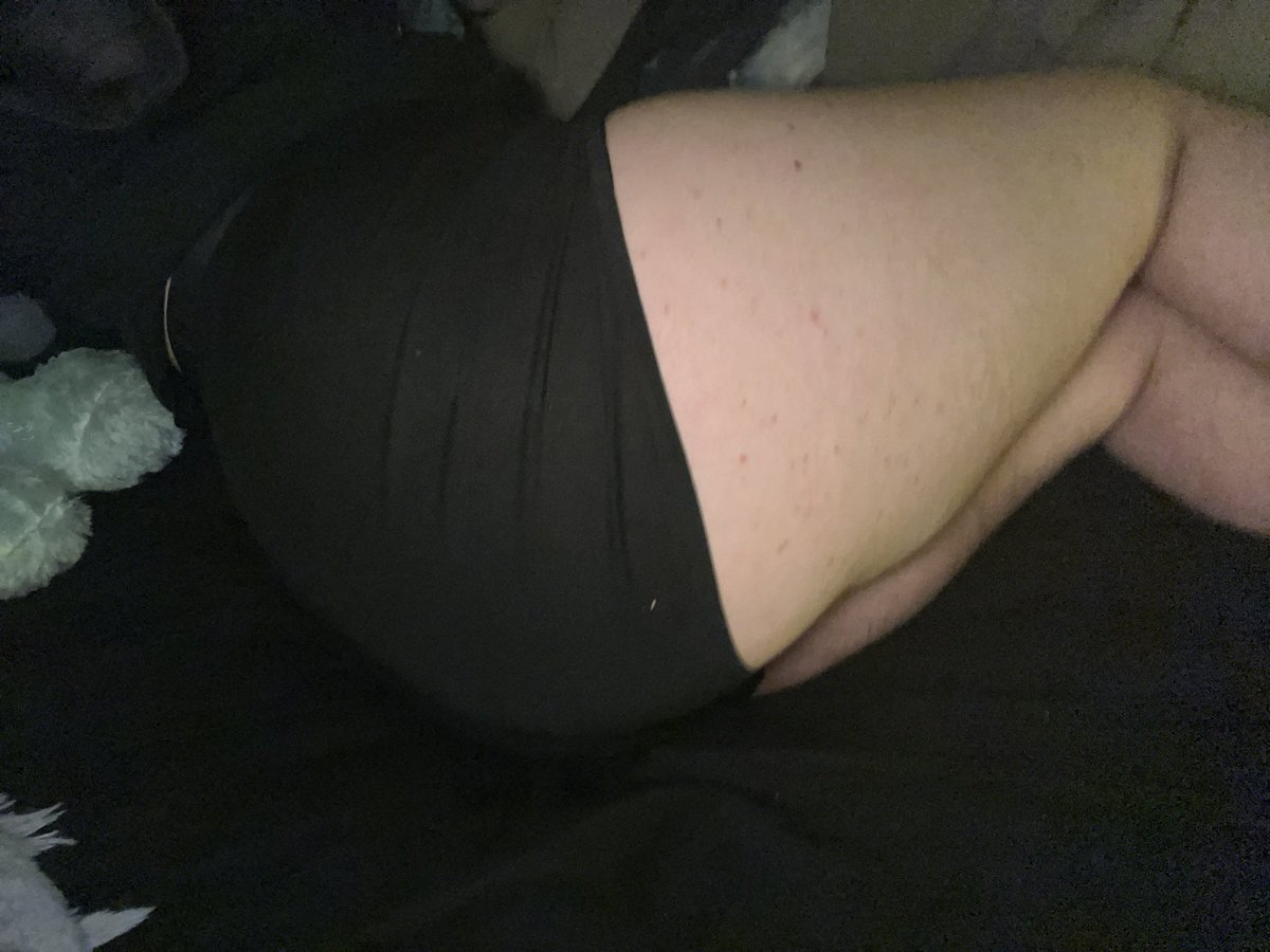 Xx_Typ0_xX's tweet photo. #femboy #thickthighs https://t.co/qgp2OZNYYP
