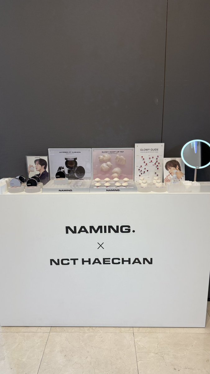 It has photo zone also the products with Haechan’s face on the set at today’s Naming x Haechan fansign🥹🫶🏻

Have fun Haeppeu 🌻

cr. @/zen_ieee