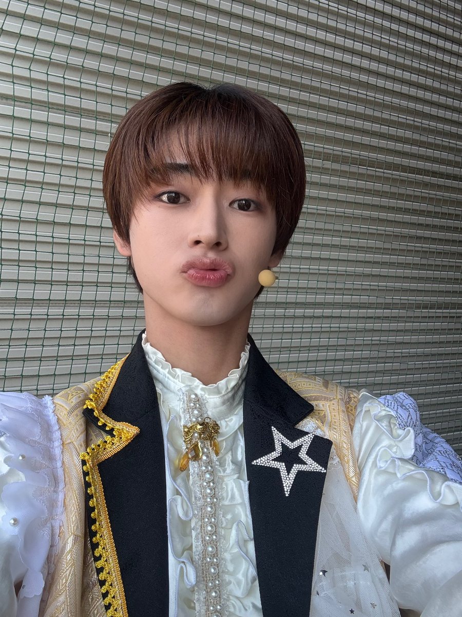KAKERU_0809's tweet photo. #オッサンアイドル

初日マチネ公演無事に終わりました！！

ご来場頂いた皆様ありがとうございました！！

ここから残り7公演駆け抜けて行きたいと思います！！✨🫰🏻

https://t.co/OYaCP15DBv
#雨宮翔 https://t.co/fBKEwTP9xR
