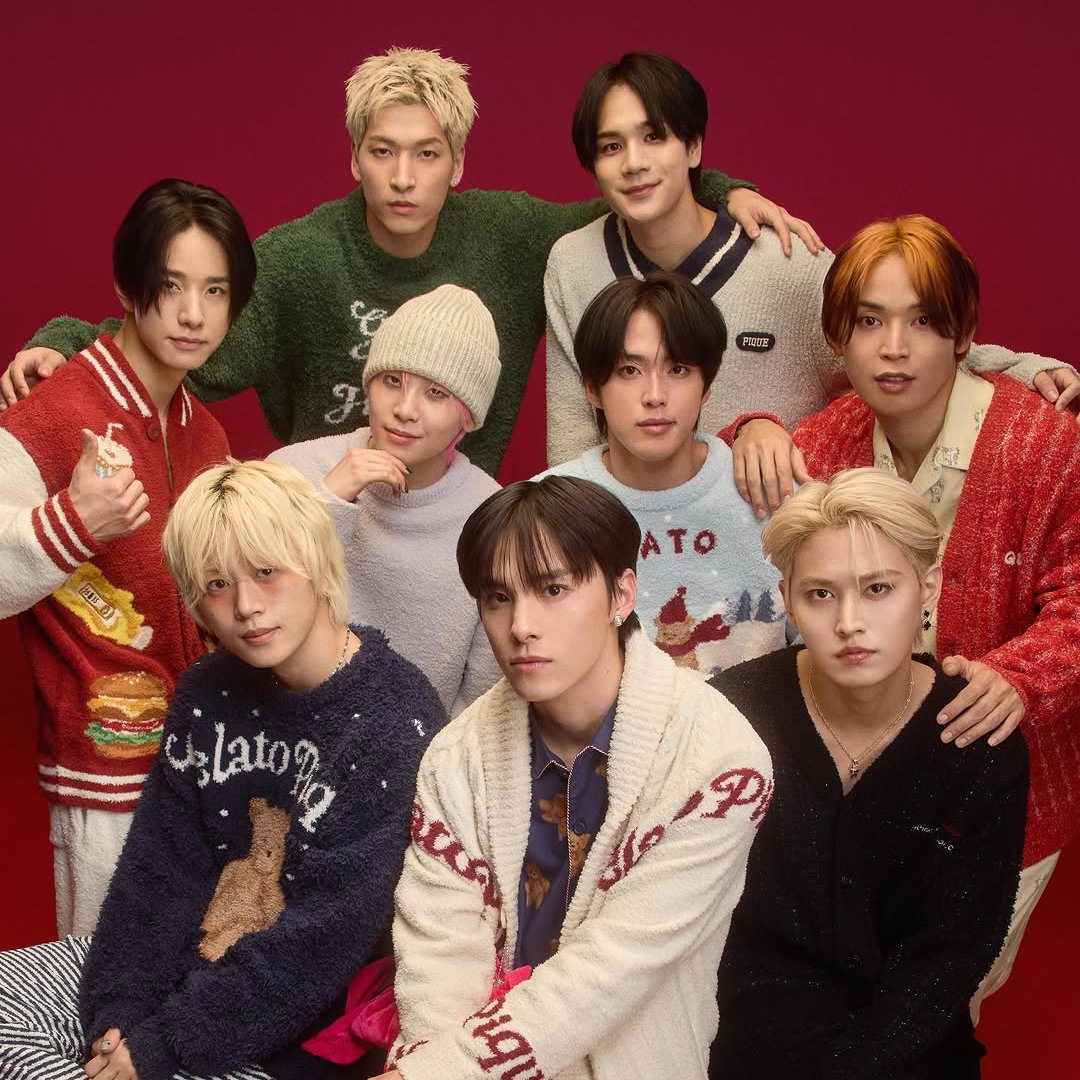 BandwagonID's tweet photo. JO1 (@official_jo1) menjadi grup musik Jepang pertama yang tampil di ‘@iHeartRadio Jingle Ball’ dengan cover lagu ‘Last Christmas’ yang viral
https://t.co/vTZIIa6Zgp https://t.co/k2xGahQatJ
