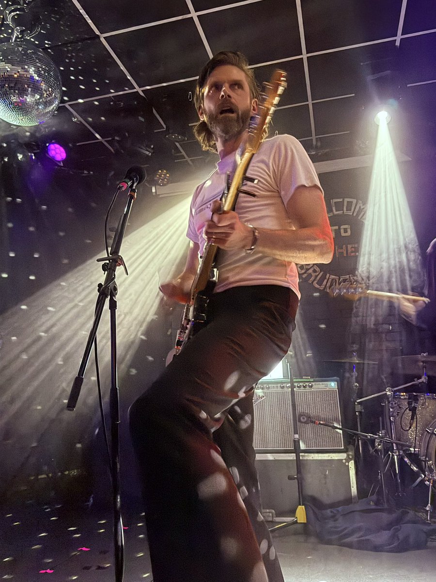 Fabulous evening at <a href="/EveryoneSays_hi/">Everyone_Says_Hi_</a> <a href="/nickjdhodgson/">Nick Hodgson</a> <a href="/Nath_Brudenell/">Nath Brudenell</a> gig last night. Brilliant band check them out if you can