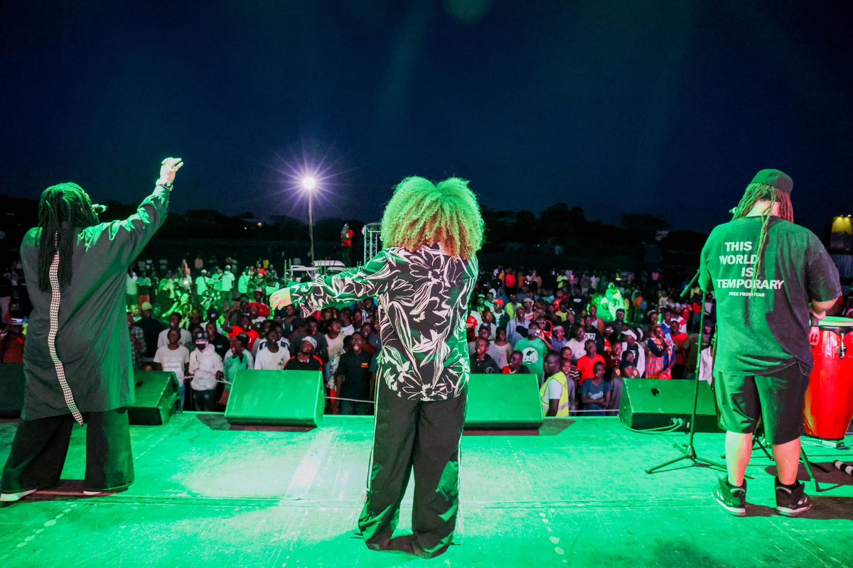 @ChristafariBand tweet media