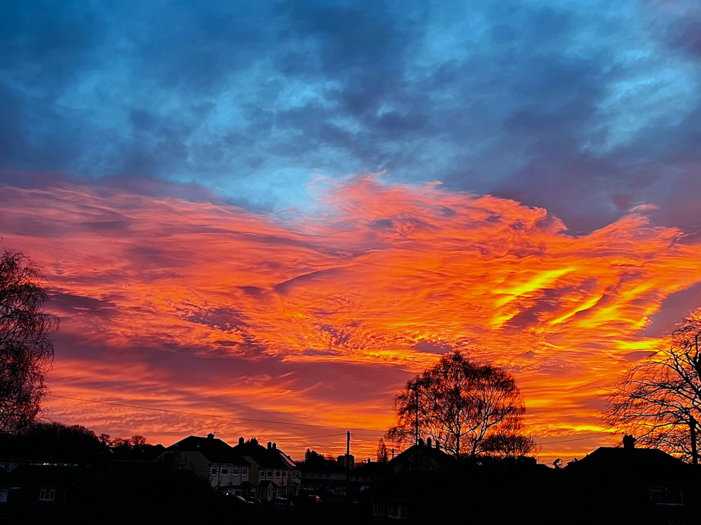 Gorgeous sunrise here in the north east this morning! 🌅 

#ukweather #redsky <a href="/EmilyNewsReader/">Emily Reader ITV</a> <a href="/Ross_Hutchinson/">Ross Hutchinson</a>