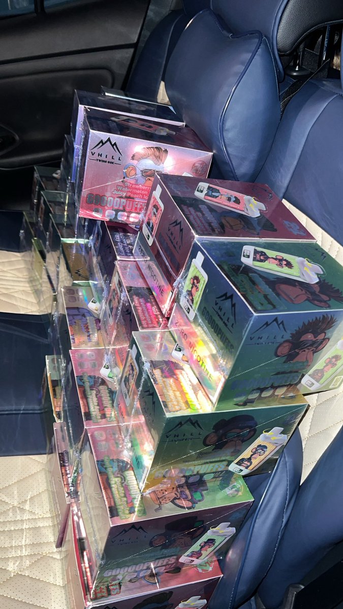 nicopa25's tweet photo. 6万パフ専門でやってます！
こんにちはニコさんです
このニコパフの特徴なんですけど🉐
味が二種類あり味を帰る時の音がきもちい
しっかり味で凄くいま大阪ミナミで人気です！
配送もいけますし大阪なら配達できます🚗
気になる方DMしてください！
 #ニコパフ
 #流行り
 #シーシャ https://t.co/OphPsAcWt0