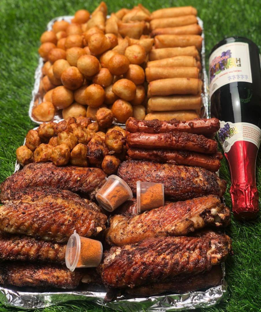 MareseKitchen's tweet photo. We make the best small chops here in Abuja ,kindly send us a Dm to place order😍
#AbujaTwitterCommunity 
Price 22,000 https://t.co/8Ub3B5SZN5
