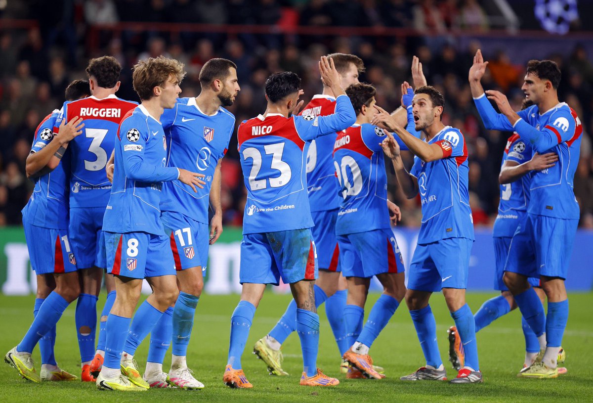 𝐋𝐀𝐒 𝐂𝐋𝐀𝐕𝐄𝐒 𝐏𝐀𝐑𝐀 𝐒𝐔𝐏𝐄𝐑𝐀𝐑 𝐀𝐋 𝐏𝐒𝐕

◾️¿Qué fue lo que falló en los primeros minutos?
◾️¿Dónde estuvo la solución?
◾️¿Cuál fue el reajuste de Simeone para darle la vuelta al partido?

¡Dentro hilo! 🧵👇🏻