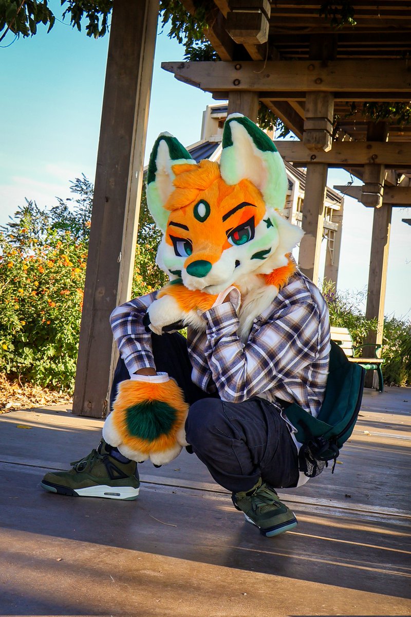 I havent posted here forever 

Look how pretty I am though ✨️