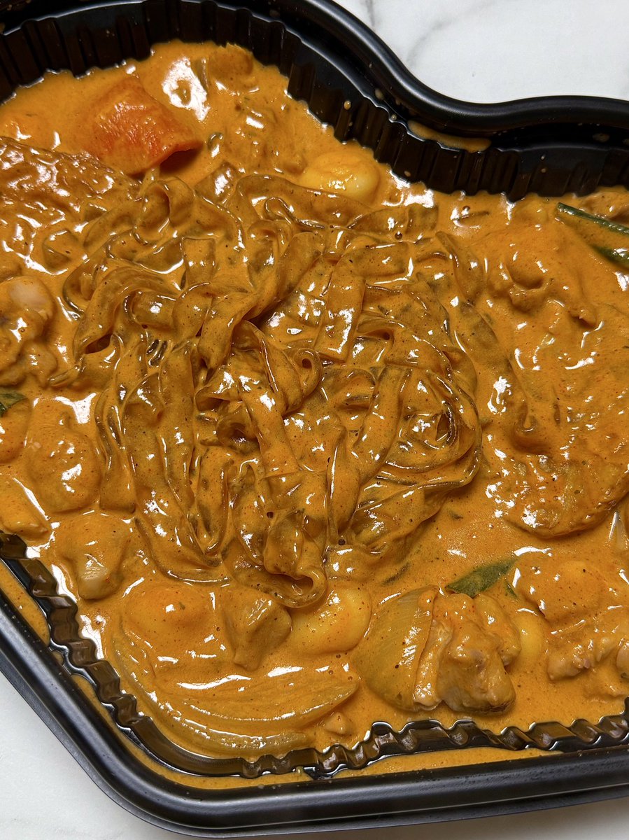 얌이의 식사 tweet media