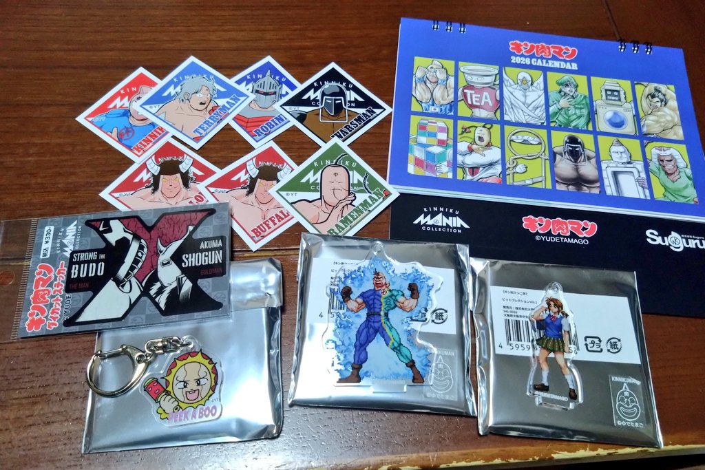 明日からの仕事頑張るぞーの気持ちをこめてキン肉マンSTATIONに行きました。お目当てのスニゲさんとカーメンちゃんのTシャツが無かったので、今回はアトランティスとバネちゃんにした😌あと、6騎士タオルやハンカチ買って、念願のクリオネちゃんがいるグッズ買ったけど万太郎と凛子ちゃんでした🥺