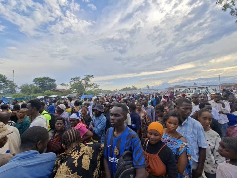 Burundi, uno de los países mas pobres del mundo, está sufriendo una fuerte presión migratoria por los congoleños que están huyendo tras el avance del M-23 y la toma de Uvira #RDC 
<a href="/Marodriguez1971/">Miguel A. Rodríguez</a> <a href="/reporterosint25/">Reporteros Internacionales</a>
<a href="/biosca_azcoiti/">Javier Biosca</a> <a href="/csaavedra_/">Cristina Saavedra</a>
