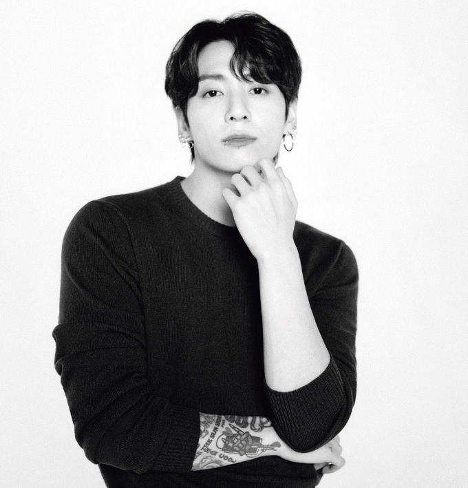 About Music tweet media