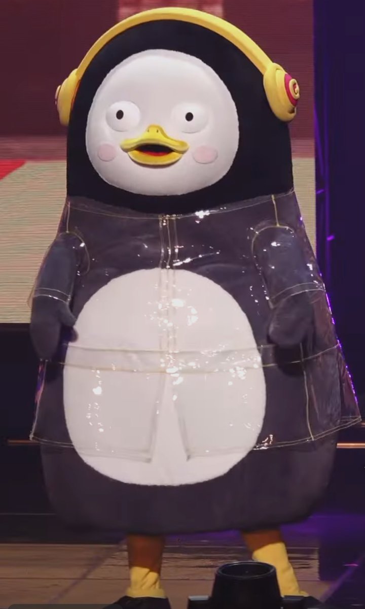 GiantPengsoo's tweet photo. 근데 이 의상은 정작 작년에 입었어 https://t.co/fgF0HkyRo3