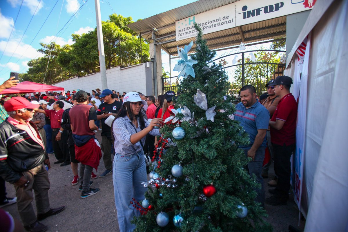 JorgeAldanaB's tweet photo. Aquí seguimos en el Campamento de la Victoria y Defensa del Voto, compartiendo con toda la gente buena de la capital que está aquí para garantizar que su voto se respete.☝️🏼🗳🫱🏼‍🫲🏽 https://t.co/50h4acQkje