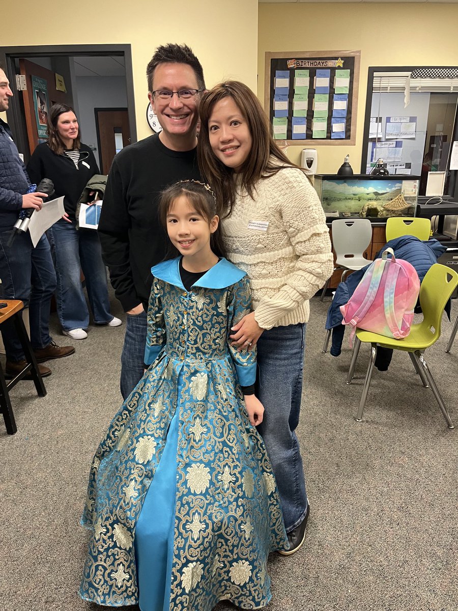 smithkatie10's tweet photo. Absolutely loved having our parents come watch our plays! The students wrote their own scripts, planned the set and costumes, and even made a Play Bill! https://t.co/d0CrJzsPJ5