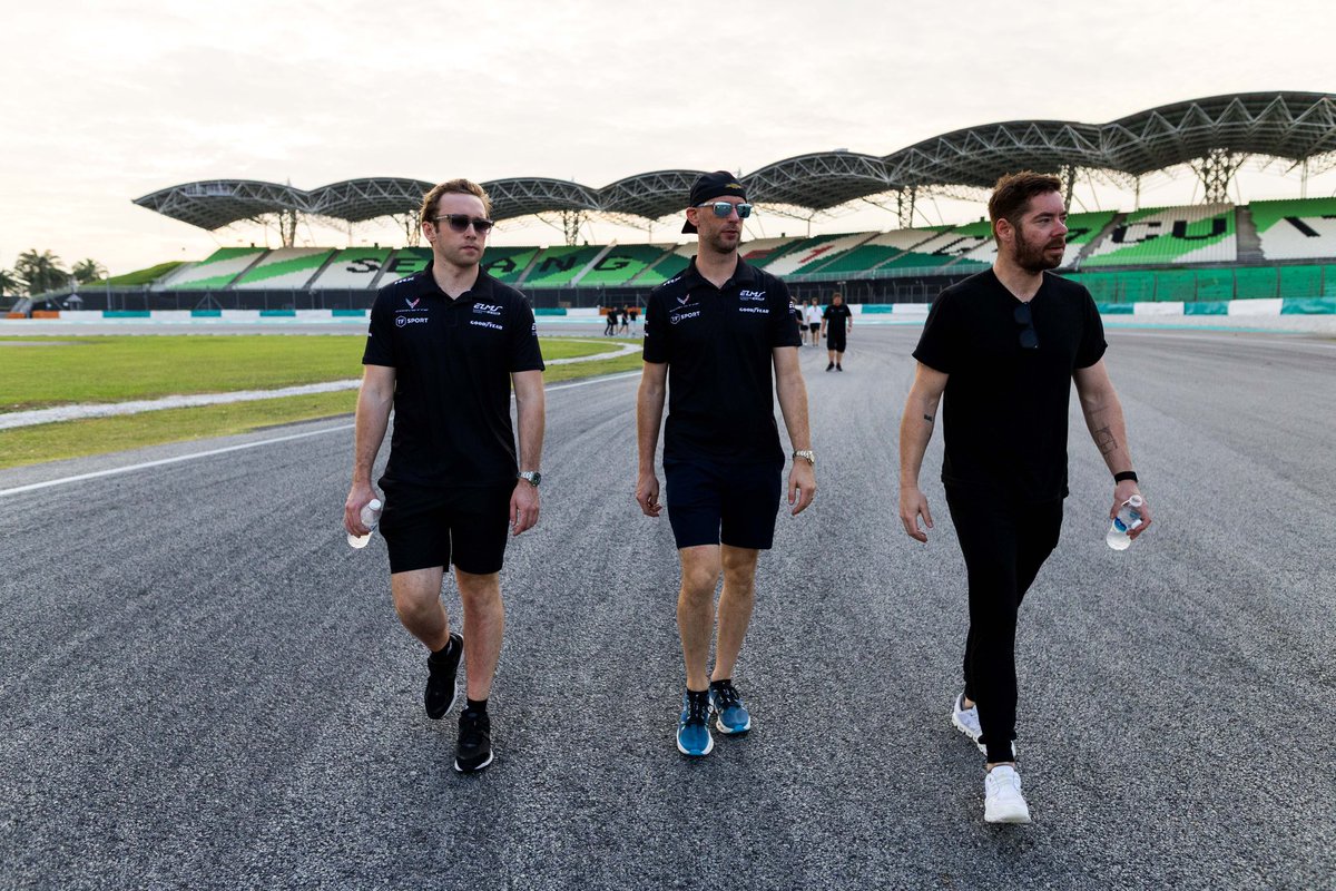 James Roe tweet media