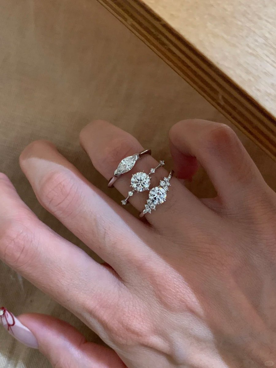 huang_alpha's tweet image. Where personal design meets timeless shine.
Create a custom ring with engagement-level detail and fine jewelry craftsmanship.
📌 #CustomRingDesign #EngagementStyle #FineJewelryDaily #AlphaJewelry
📩 alpha_jewelry@163.com