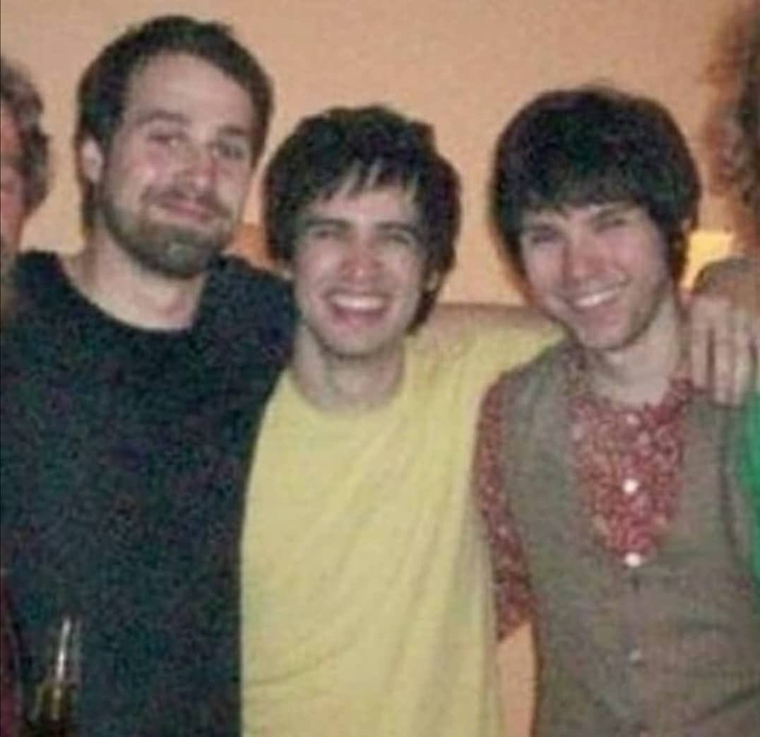 <a href="/throamcupcake/">ɾʏ / s⍴ᥱᥒᥴᥱ .ᐟ ˙𐃷˙</a> Aw jon’s wearing bren’s t shirt 🥹 or the other way around 🥹🥹🥹