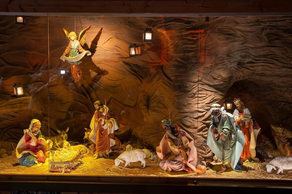 ´La Ligue des droits de l’Homme vient de perdre le deuxième référé contre la crèche de la ville de Béziers, en l’espace de 5 jours ! 
Une nouvelle fois, le tribunal administratif a jugé qu’il n’y avait pas urgence.
On est en droit de s’interroger sur l’obsession anti-crèche de la