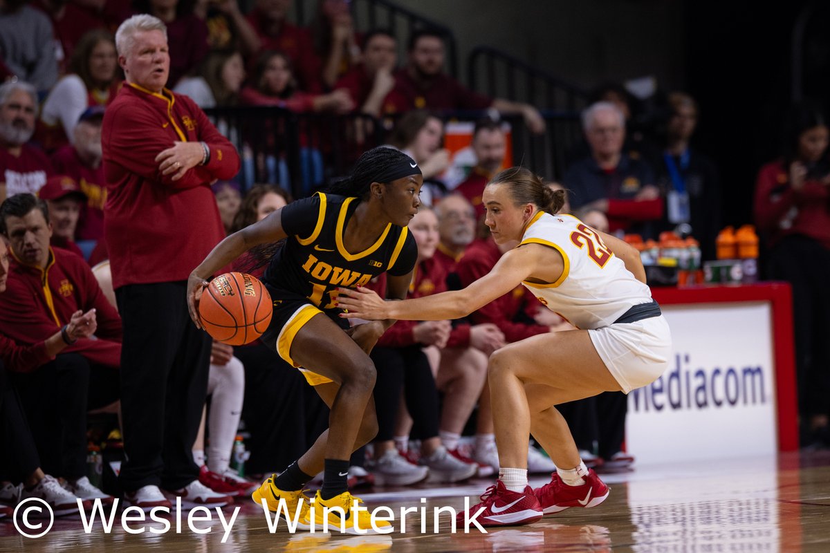 WesleyWinterink's tweet photo. Iowa State defeats Iowa 74-69 in womens basketball on 12/10/2025. https://t.co/kEke0teZwu
