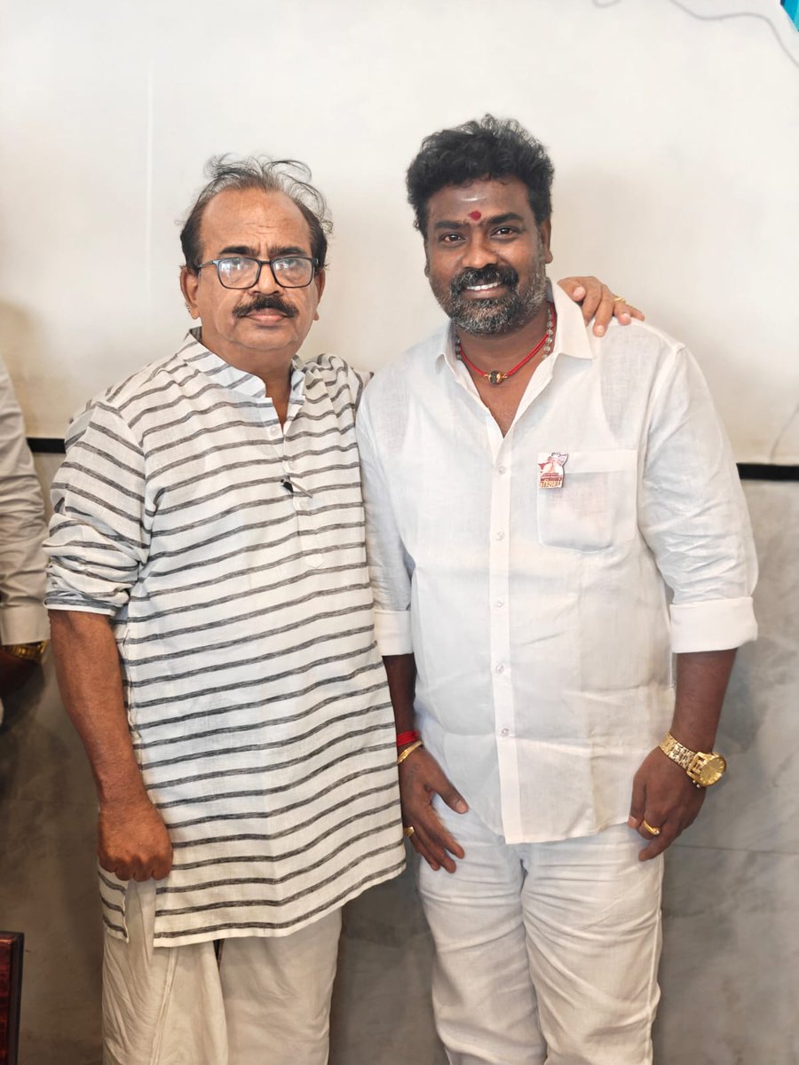 சற்றுமுன் 
தமிழக வெற்றிக் கழகத்தின் 
பரப்புரைச் செயலாளர் ஐயா நாஞ்சில் சம்பத் அவர்களை சந்தித்தபோது