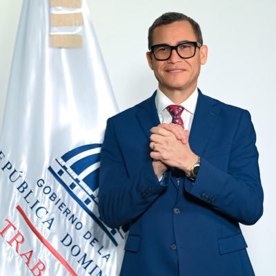 EdwinFrias23's tweet photo. UTESA es hoy símbolo de oportunidades laborales. Gran gestión de @EddyOlivares14. #TuEmpleoEstáAquíSantiago #AquíSeTrabaja #VamosPorMásEmpleosDecentes https://t.co/qj2o9RbNhs