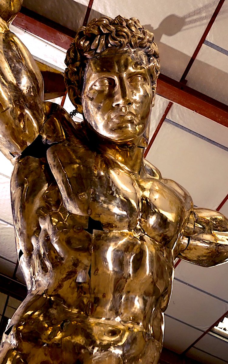 AtelierMissor_'s tweet image. This is the statue we are building for the 250th anniversary of the USA.

Atlas, bearing the world on his back, with an expression of calm.

We came to believe that the greatest service we could render to civilization was to walk humbly in the footsteps of the Greeks.

Building…