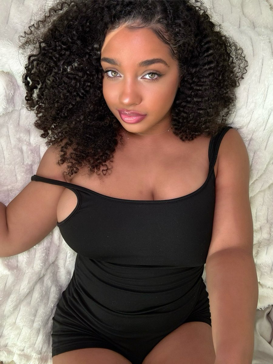 pretty lilllll thing