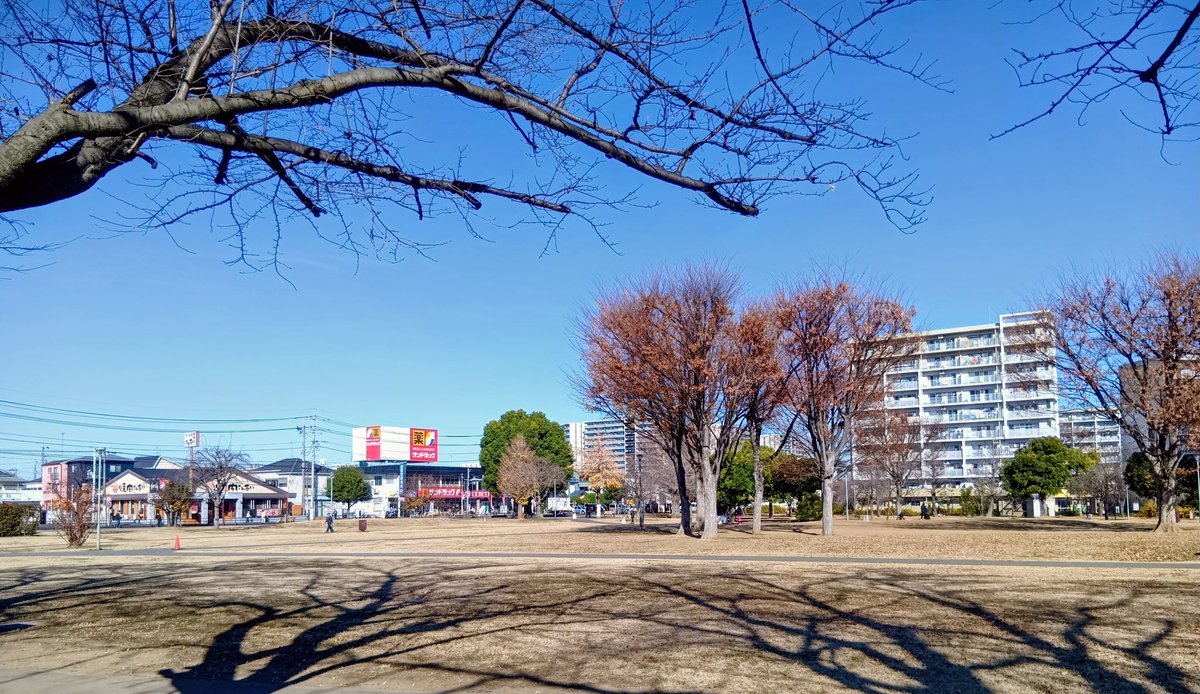 #カミフクマルシェ　
【開催まであと３日！！】
毎日何度も天気予報とにらめっこしてる運営です🥹　
日曜日の朝方には雨が止むと信じて、、
青空の下で皆さんに会いたい🎄🎅🌟

#イベント情報　#上福岡　#マルシェ　#マルシェイベント　#ふじみ野市　#週末イベント　#クリスマスマーケット