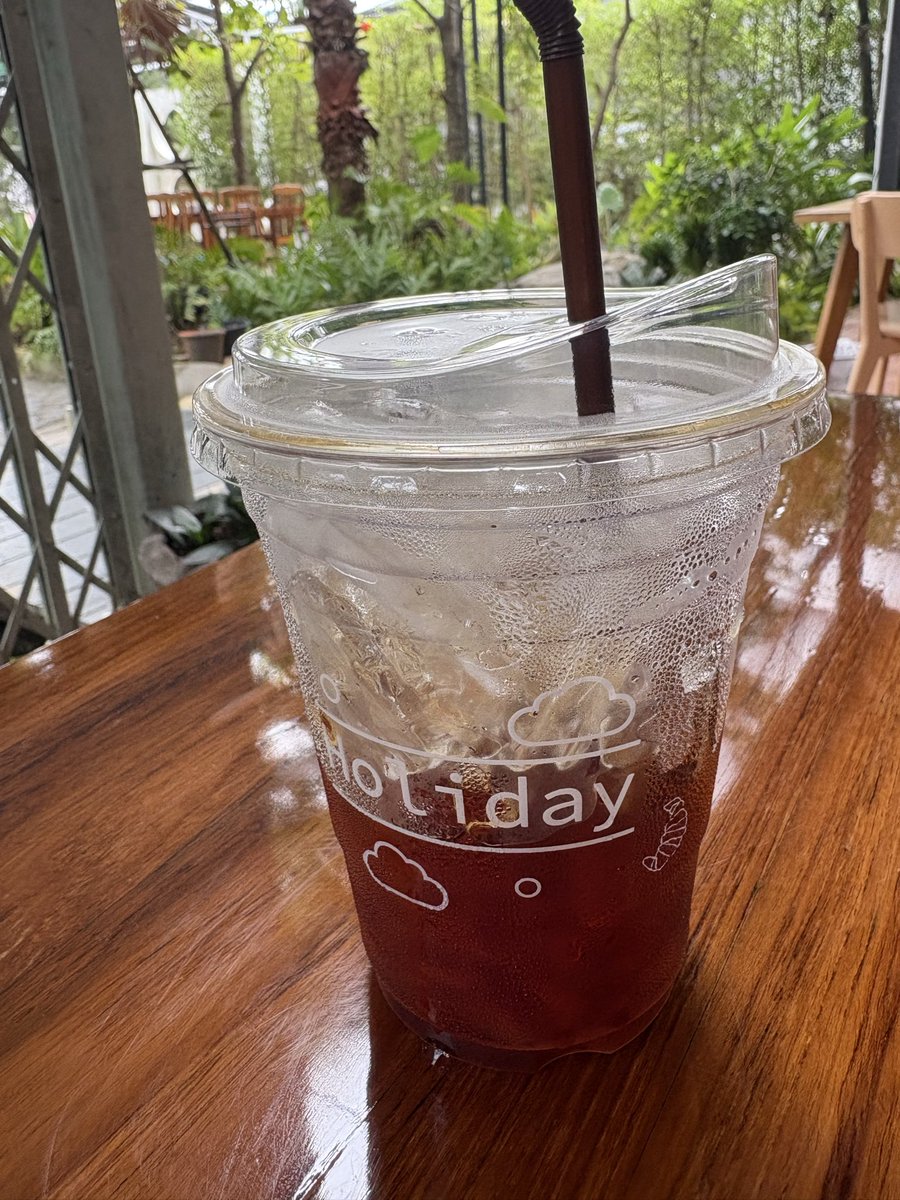 VJandong's tweet photo. แวะเติมความแข็งสักหน่อย อดุลการจัตุรัสของ☕️ https://t.co/YVxOynE0Jd