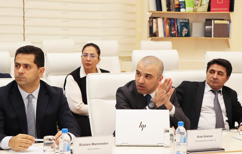 “İstehlakçı siyasəti” standartlaşdırma üzrə yeni Texniki Komitə (AZSTAND/TK 53) təsis edilib.
<a href="/Araz_Imanov/">Araz N. Imanov 🇦🇿</a>
<a href="/antiinhisar/">Antiinhisar və İstehlak Bazarına Nəzarət Agentliyi</a>

Davamı: azertag.az/xeber/istehlak…

#tşiib #rndu #ticarətşəbəkələri #retailnetworks #pərakəndə #iqtisadiyyatıngücü #strengthoftheeconomy