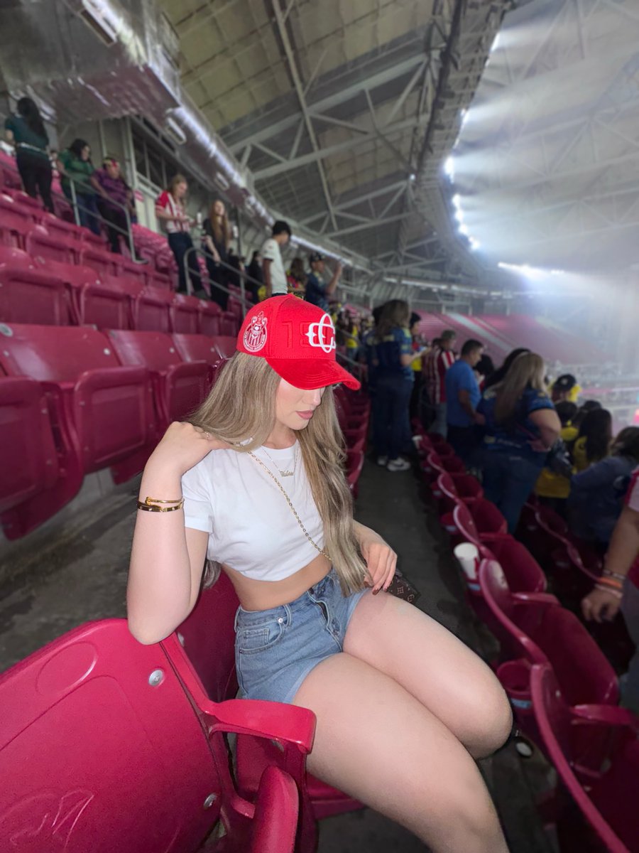 valll_bxo's tweet photo. #chivas♥️ https://t.co/BAHB14Uuo9