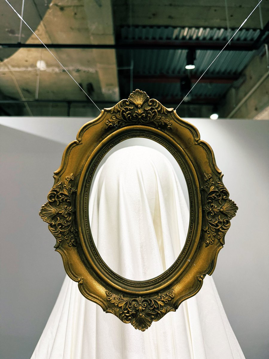 KAJI__OFFICIAL's tweet image. 気になっていた企画展。
まさかの今日から、そして
まさかのスタジオから徒歩圏内。ご縁。

実験的で哲学的、そして思弁的。
r-906さん、隷密撫酒琳さんの作品から
刺激をいただきました🪞🪑

#思弁的な音楽 #物語派