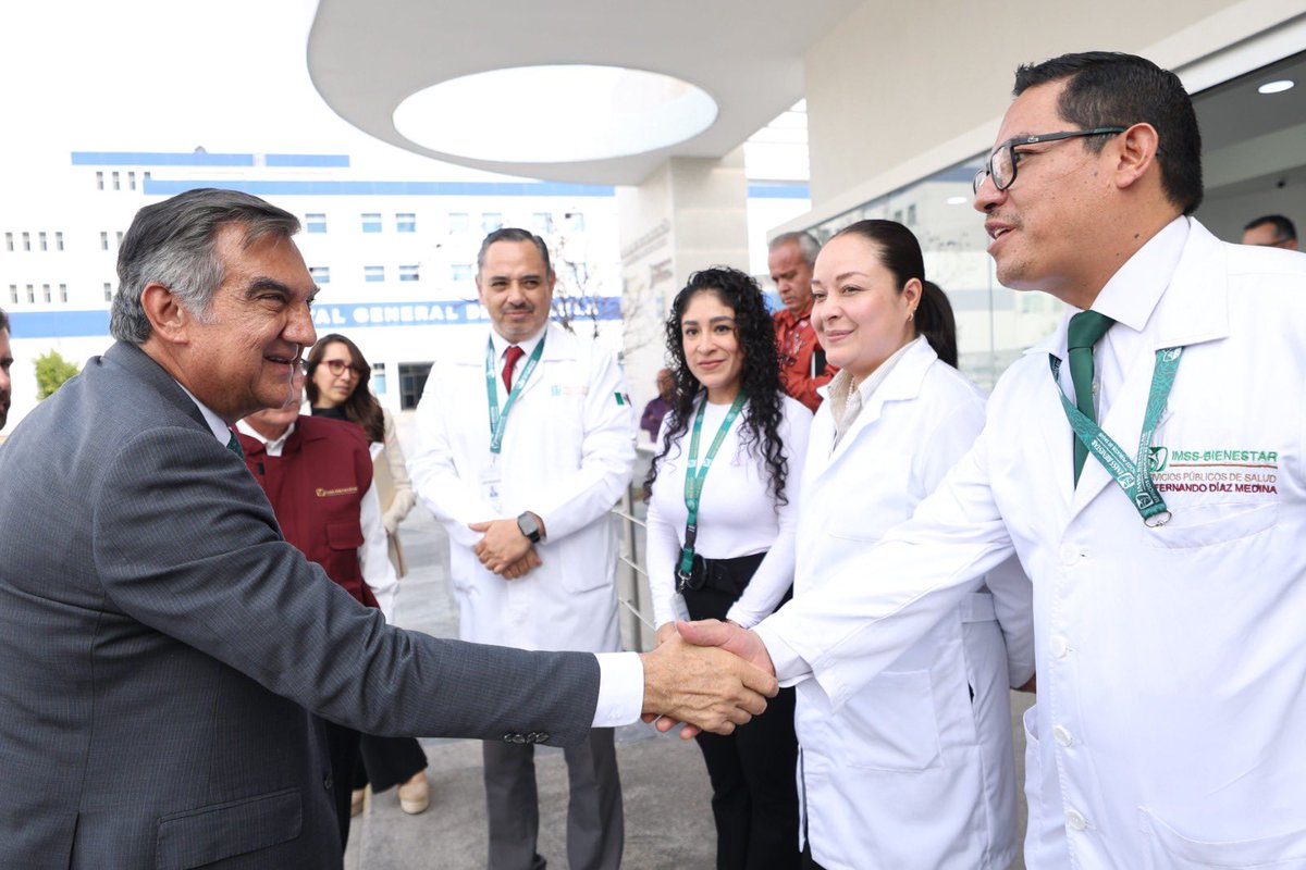 Hoy recorrí, junto a Alejandro Svarch, la unidad oftalmológica modelo en Puebla, referente nacional en trasplantes de córnea. Agradezco al equipo por abrirnos sus puertas y compartir su experiencia.

Este aprendizaje nos impulsa a avanzar en una segunda unidad pública