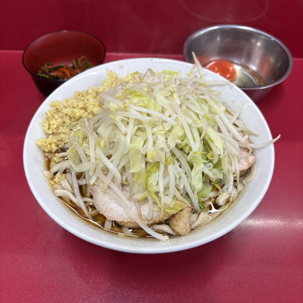 Sulfide's tweet photo. ラーメン二郎 越谷店
小ラーメン
しょうが マキシマムこいたまご キムチ

マキシマムうまいラーメン https://t.co/NLThfdtT6T