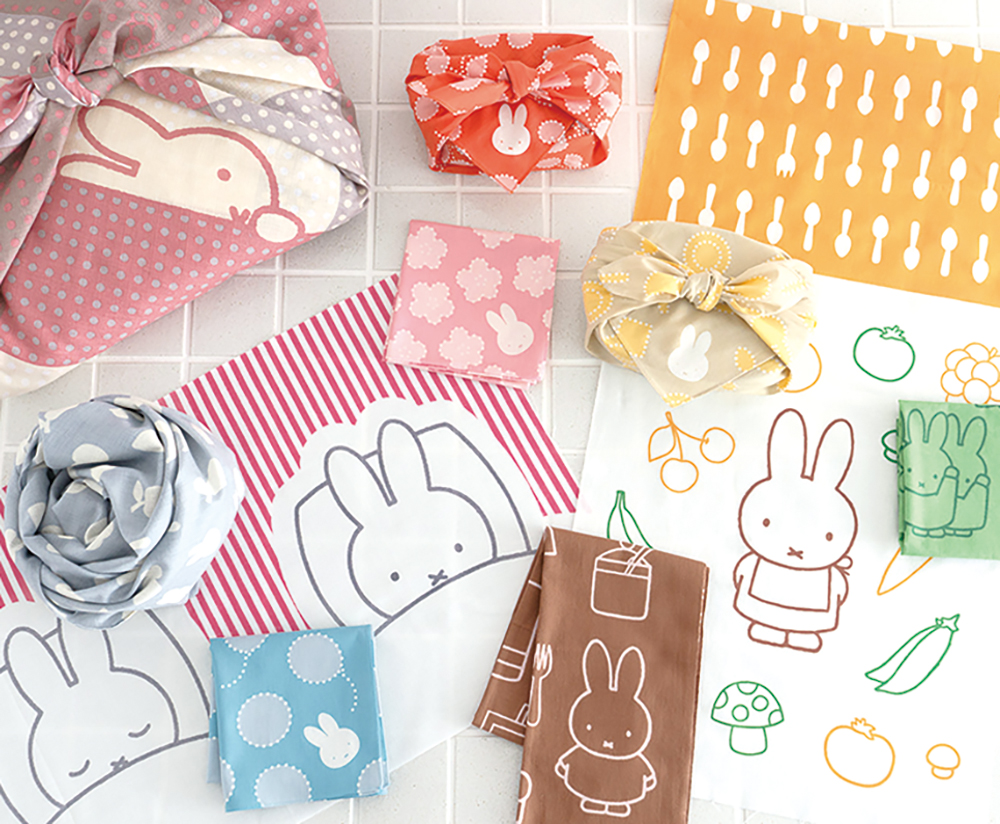 たのしい日も、のんびりな日も、 ミッフィーと。 毎日を彩る手ぬぐい