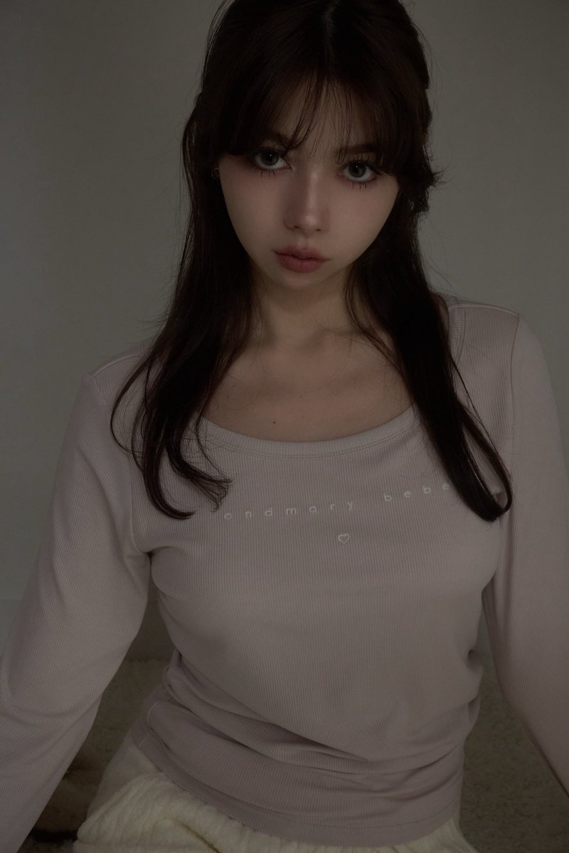 トップス andmary Mybebe logo tops ivory My bebe logo tops color ivory/pink beige ¥7700-tax in しなやかな