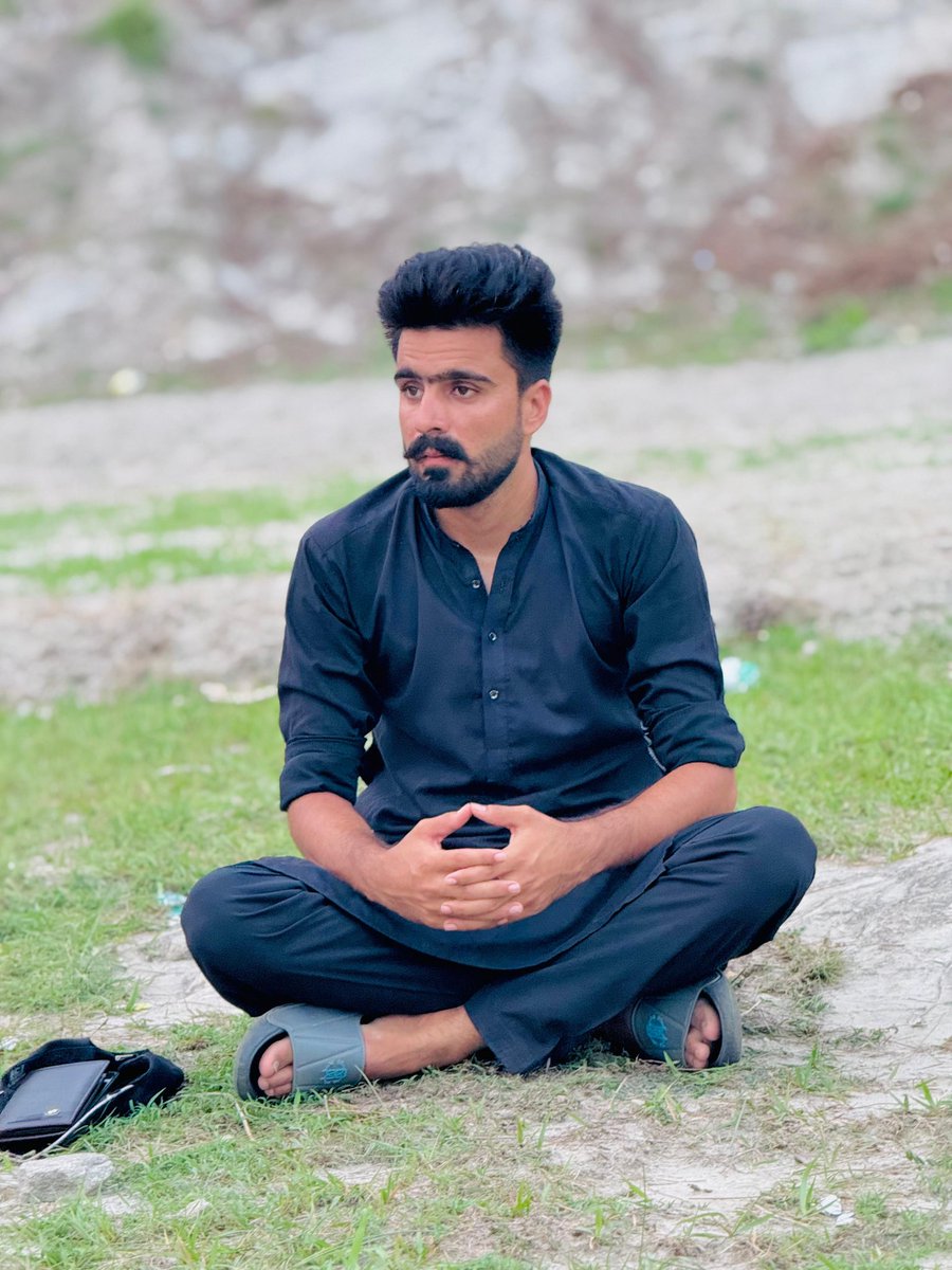 EngHamidRaja1's tweet photo. شیمر حافظ قرآن تھا اور سولہ حج کیے تھے بتانا یہ تھا کے حاجی اور حافظ ھونا کوئی بڑی فضلیت نہی 
کردار کا حسینی ھونا سب کچھ ھے ❤️

@ اے حسین ابنِ علی تجھ پر لاکھوں سلام
سلام یا حسین رضی اللّہ عنہ❤️ https://t.co/iXJVeH4xtl