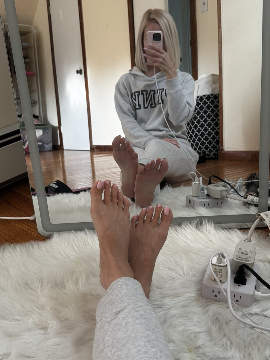 Just a Jersey Foot Queen 👸 🤭 trying to get back her following 😤